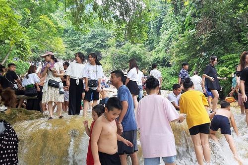 Thanh Hóa: Tổng doanh thu du lịch trong 9 tháng đạt 98,6%, tổng lượt khách đạt 104,7% kế hoạch