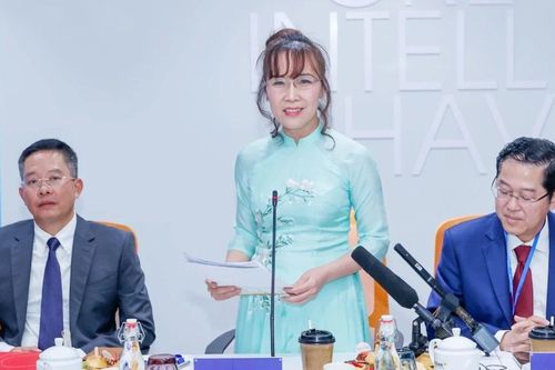 Những bước chân tiên phong thu hút 'đại bàng' về hợp lực