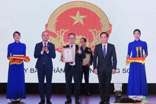 Tỉnh Lạng Sơn được vinh danh là địa phương tiêu biểu thực hiện Cách mạng công nghiệp 4.0 và chuyển đổi số