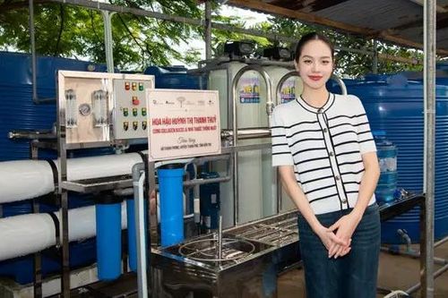 Hoa hậu Thanh Thủy trao tặng máy lọc nước tại Bến Tre