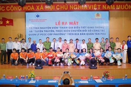 TPHCM: Ra mắt lực lượng sinh viên tình nguyện hỗ trợ giao thông và PCCC