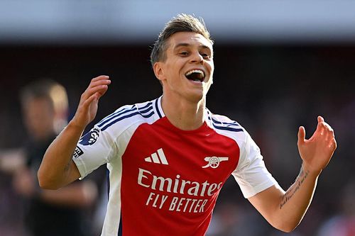 Ghi 2 bàn phút bù giờ, Arsenal vất vả thắng Leicester City