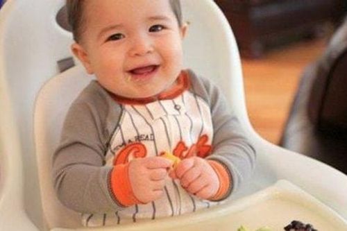 Những sai lầm thường gặp của nhiều gia đình khi cho trẻ ăn dặm