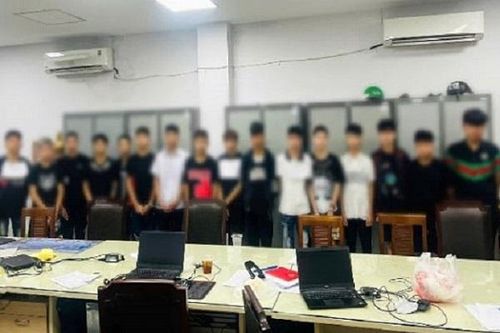 Tạm giữ hình sự 6 đối tượng vô cớ chém người đi đường