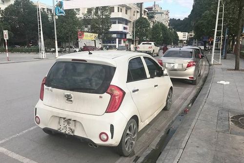 14 vị trí ô tô không được dừng, đỗ dù không có biển cấm, lái xe nên biết