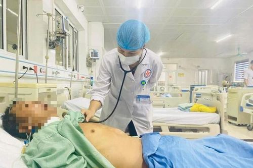 Bệnh nhân suy đa tạng nguy kịch được bác sĩ trung tâm y tế huyện cứu sống