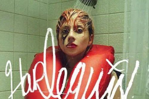 Album Harlequin: Lady Gaga chiêu đãi người nghe bữa tiệc Jazz Pop đầy màu sắc