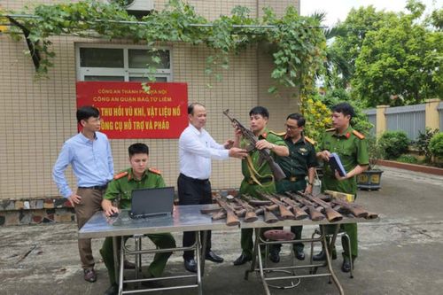 Tận tụy với công việc của người Cảnh sát quản lý hành chính