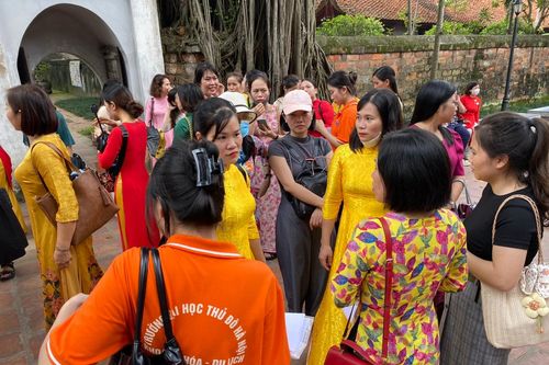 Hơn 3.000 nhà giáo Hà Nội trải nghiệm thực tế để giảng dạy bộ môn Giáo dục địa phương