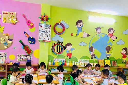 Quan tâm chăm sóc, giáo dục trẻ mầm non