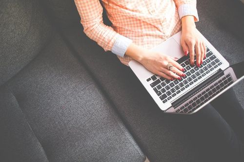 Sở GD&ĐT TP.HCM lên tiếng vụ cô giáo xin tiền mua laptop