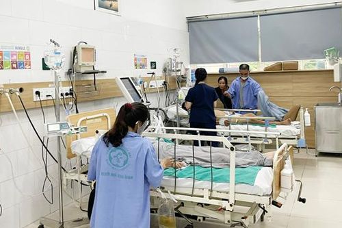 Xuất trình thẻ BHYT muộn, có được thanh toán trực tiếp chi phí KCB?