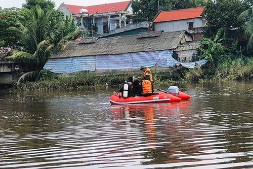 Thanh Hóa: Vớt nạn nhân nhảy xuống sông Hoàng