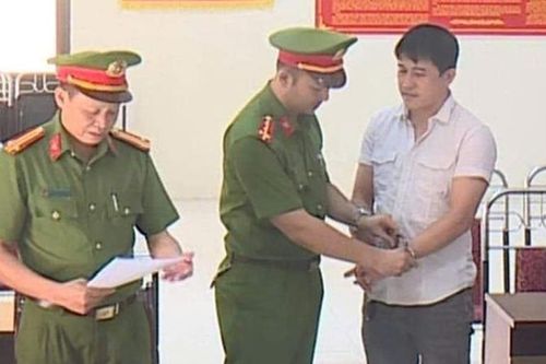 Thanh Hóa: Khởi tố một cán bộ địa chính 'giả mạo trong công tác'