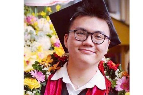 Thủ khoa tốt nghiệp năm 2024 của Trường Đại học Văn Lang: Những cây lúa trẻ, dù có trĩu hạt cũng phải cúi đầu khiêm tốn
