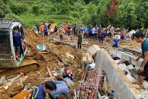Số người bị vùi lấp trong vụ sạt lở đất ở Hà Giang có thể tăng lên
