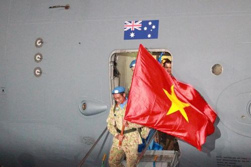 51 chiến sĩ mũ nồi xanh Việt Nam từ Nam Sudan về đến TPHCM