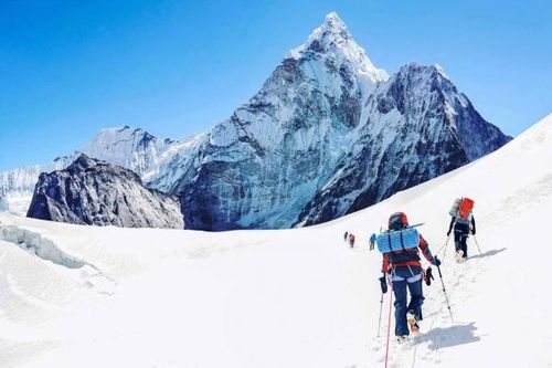 Chinh phục Everest hay 'dạo chơi với tử thần'