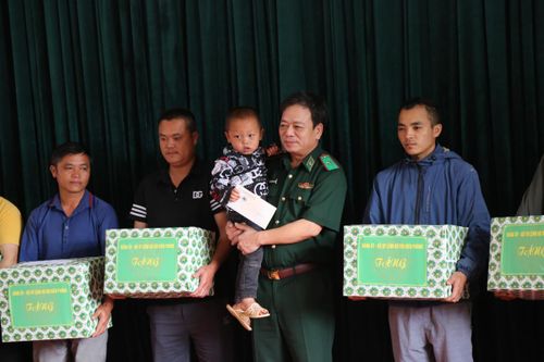 'Phép màu' trong cơn lũ dữ