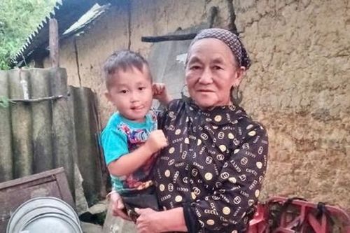 Tương lai mờ mịt của trẻ mồ côi sau bão Yagi