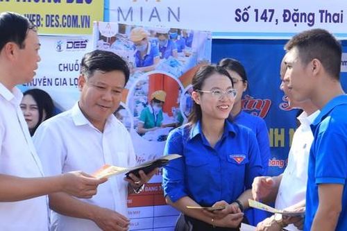 Hàng nghìn việc làm sẵn sàng chờ đón thanh niên Nghệ An