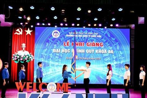Những thủ khoa có thành tích khủng trúng tuyển vào Trường Đại học Kinh tế Quốc dân