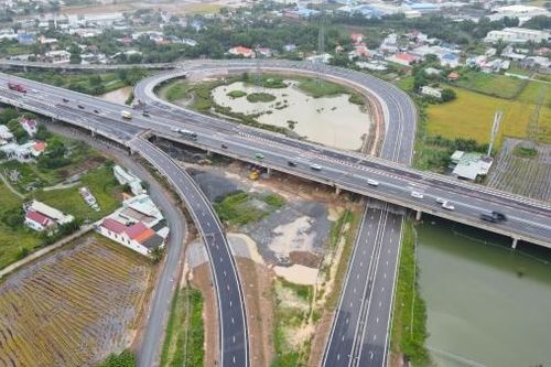 Diện mạo đoạn cao tốc Bến Lức - Long Thành sắp thông xe