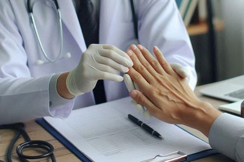 3 thay đổi ở tay chân khi ung thư xuất hiện