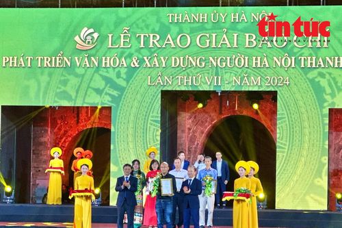 Trao Giải báo chí về phát triển văn hóa và xây dựng người Hà Nội thanh lịch lần thứ VII