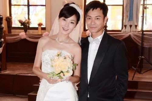 Ly hôn sau 18 năm sống chung, nữ diễn viên giờ bế tắc, không còn tiền thuê nhà?