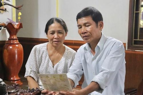 Gia Lai: Đôi vợ chồng kể về cuộc đời cơ cực chạy ăn từng bữa nuôi 7 người con vào đại học