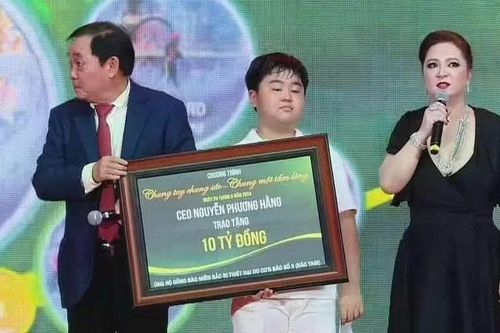 Bà Nguyễn Phương Hằng ủng hộ 10 tỷ đồng cho đồng bào miền Bắc