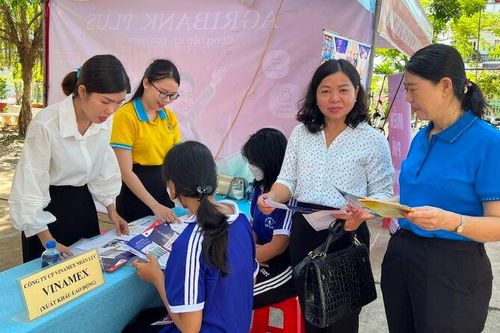 An Phú tổ chức Ngày hội tư vấn hướng nghiệp, việc làm
