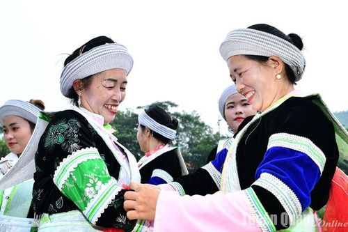 Vui hội Gầu Tào
