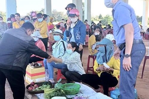Gia Lai: Vận động người dân vào buôn bán trong chợ gắn với xử lý tiểu thương vi phạm