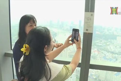 Trải nghiệm trên đỉnh tháp cao nhất Việt Nam