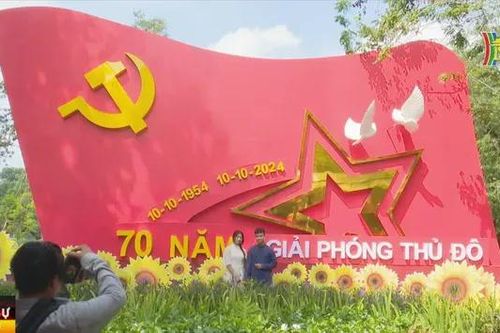 Rực rỡ sắc cờ chào mừng 70 năm Giải phóng Thủ đô