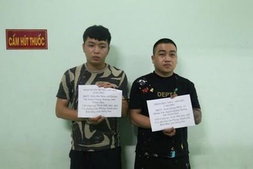Tạm giữ hai thanh niên tạt sơn vào nhà người dân để đòi nợ