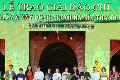 Trao Giải báo chí về Phát triển văn hóa và xây dựng người Hà Nội thanh lịch, văn minh lần thứ VII