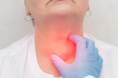 Biểu hiện của bướu cổ lành tính và ác tính