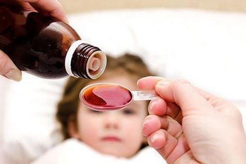 5 lưu ý quan trọng khi chọn mua siro ho đờm cho trẻ