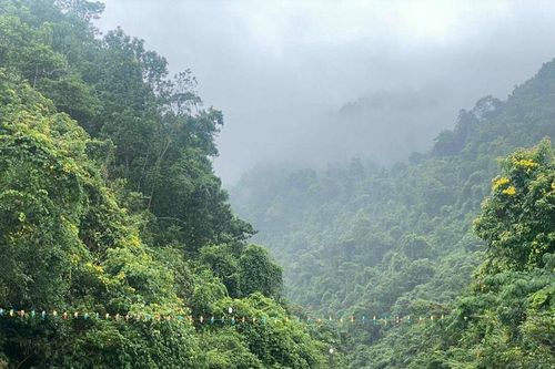 Phát triển du lịch ở huyện vùng cao A Lưới