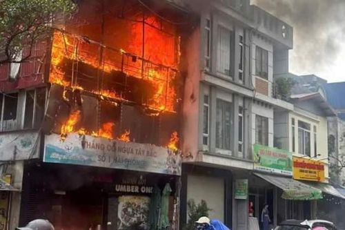 Hải Phòng: cháy lớn tại căn nhà 3 tầng trên phố Nguyễn Công Hòa