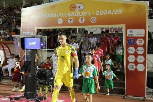 Thể thao Việt Nam: Chuyện cái sân và con đường