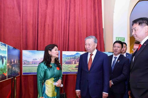 Tổng Bí thư, Chủ tịch nước Tô Lâm dự chương trình Ngày văn hóa Việt Nam tại Mông Cổ