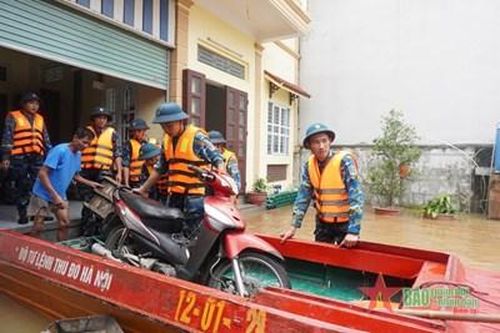 Thắm tình quân dân trong nguy nan, gian khó