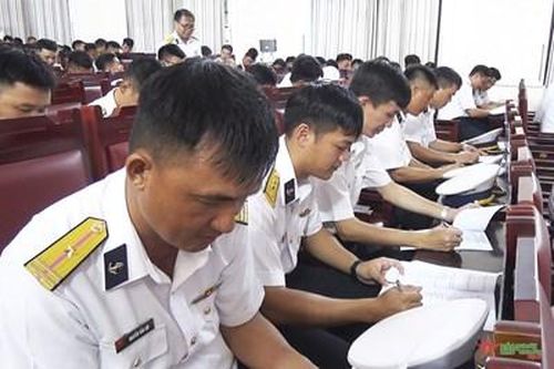 Lữ đoàn 162 (Vùng 4 Hải quân) khai mạc hội thi 'Tàu chính quy, mẫu mực'