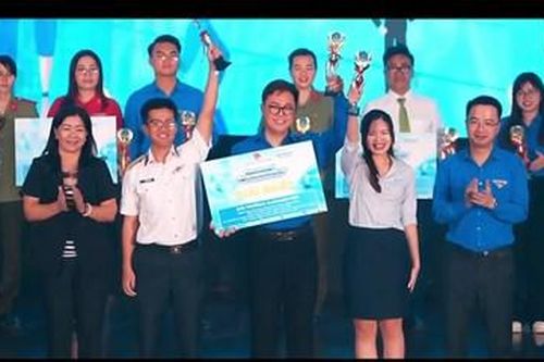Giải Nhất Cuộc thi Olympic tiếng Anh dành cho cán bộ trẻ lần thứ VI