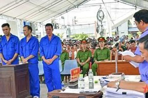 Cà Mau: Xét xử lưu động vụ án tổ chức, môi giới cho người khác trốn đi nước ngoài