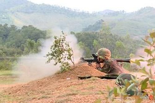 Trung đoàn 50 diễn tập chiến thuật vòng tổng hợp có bắn đạn thật cấp Đại đội bộ binh